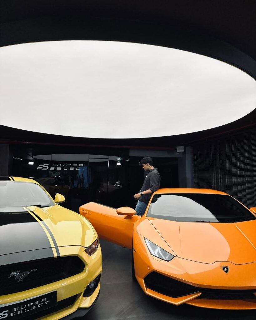 Sapno ki dunia ko hakikat mein badalne ka junoon hai ...#tradinglife #lamorghini #mustang #mustangt #carlovers #supercarsindia #supercarlifestyle #lambocarworld #carenthusiast #indiansupercars #cargr (1)